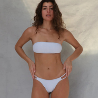 Ensemble bikini bandeau texturé sur mesure, haut sans bretelles, bas échancré à découpes latérales, maillot de bain deux pièces pour femme, tenue de plage