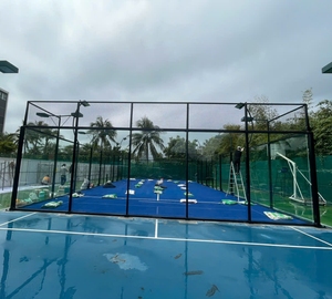 สนามเทนนิสพาเดลหญ้าเทียม Cool Touch พื้นผิวสะท้อนความร้อน สถานที่เล่นในฤดูร้อน สำหรับการค้าระหว่างประเทศ B2B - Product Image 1