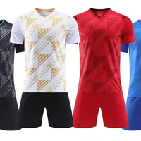 Großhandel Fan-Version Fußballtrikot Vereins-Fußballbekleidung Polyester Fußballshirt für Erwachsene Fans Tägliche Kleidung