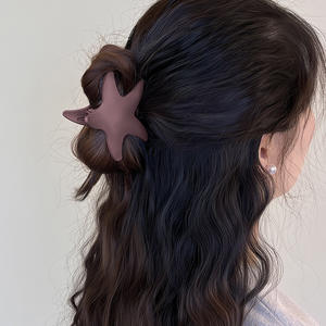 Nouveauté : Pince à cheveux en plastique colorée en forme d'étoile de mer, 8 cm, accessoires pour cheveux pour femmes - Product Image 4