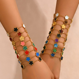 สร้อยข้อมือรูปใบโคลเวอร์ห้าแฉก โลหะผสมสังกะสี เครื่องประดับแฟชั่นสำหรับผู้หญิง - Product Image 2