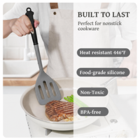 Ensemble d'ustensiles de cuisine noirs avec support, kit d'outils de cuisson antiadhésifs résistants à la chaleur, cuillères doseuses, louche, spatule, fouet