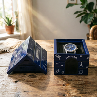 Boîte à montre en bois brillant en forme de maison avec intérieur en mousse noire, personnalisation spéciale du logo, idéale pour l'emballage cadeau de montres de luxe