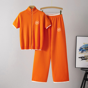 Set Estivo di Lusso Antirughe con Ricami e Cerniera, Nuovo Colletto alla Coreana a Contrasto di Colore, Manica Corta <span class=keywords><strong>in</strong></span> Maglia per Donna - Product Image 1