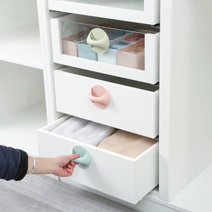 Poignée universelle adhésive sans perçage pour armoire, réfrigérateur, porte coulissante, tiroir en plastique – Fabriquée en Chine - Product Image 2