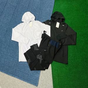 Heiße Marke: Dünner Langarm-Kapuzenanzug für Outdoor-Sport und Freizeit, elastisch und schnelltrocknend, mit Sonnenschutz - Product Image 1