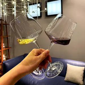 批发OEM手工方形玻璃杯定制葡萄酒威士忌饮用清水瓶可重复使用的咖啡玻璃杯带水晶
