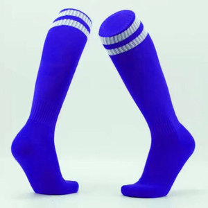 Chaussettes de sport antidérapantes sur mesure fabriquées au Pakistan, chaussettes de basket-ball de couleur unie pour adultes, vente en gros - Product Image 1