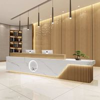 Comptoir de caisse moderne en bois avec led personnalisé pour salon de sport, hôtel, spa, réception blanche à vendre