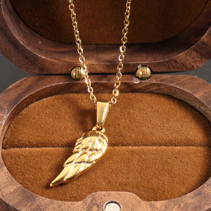 No Rust 18K Chapado en oro Alas de Ángel Colgante Collar Acero inoxidable Pray <span class=keywords><strong>Wing</strong></span> Feather Charm Collar para hombres Joyería - Product Image 4