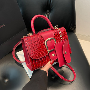 Borsa a <span class=keywords><strong>Tracolla</strong></span> di Lusso Impermeabile da Donna Invernale 2025 in PU, Nuovo Design a Forma di Cuscino con Chiusura a Coperchio - Product Image 4