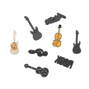Sming Pins Rock Band smalto Pin musica chitarra violino Ukulele distintivo da uomo accessori Custom spilla - Product Image 5