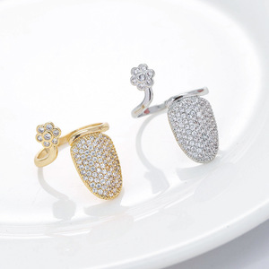 Eleganter Geometrischer Pavé-<span class=keywords><strong>Ring</strong></span>, Raffinierter Vergoldeter Kupferring für Damen, Hochwertiges Nischendesign Modeschmuck - Product Image 1