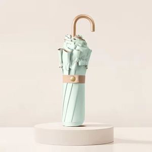 Sombrilla Moderna Plegable de Tres Secciones, Pequeña, con Gancho Dorado, Protección Solar UV, Ligera y Portátil, con Mango de Aleación de Aluminio - Product Image 1