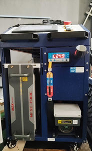 金属塗料および錆除去用の1500wファイバーハンドヘルドレーザー洗浄機 - Product Image 3