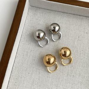 Pendientes esfericos dorados redondos gruesos huecos minimalistaretro Grandes bolas de Oro Pendientes colgantes joyas de mujer - Product Image 3