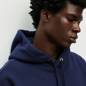 เสื้อฮู้ดสวมหัวสำหรับผู้ชายผ้าฝ้ายโอเวอร์ไซส์แบบลำลองปักโลโก้พิมพ์ลายนูนเสื้อมีฮู้ดผ้าฟลีซธรรมดาสำหรับฤดูหนาวออกแบบ100% ได้ตามต้องการ - Product Image 3