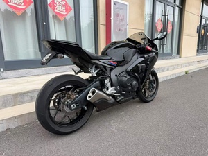 Moto sportive d'occasion Honda CBR1000 Supr Sport 1000cc refroidie par eau, adaptée aux pilotes expérimentés - Product Image 5