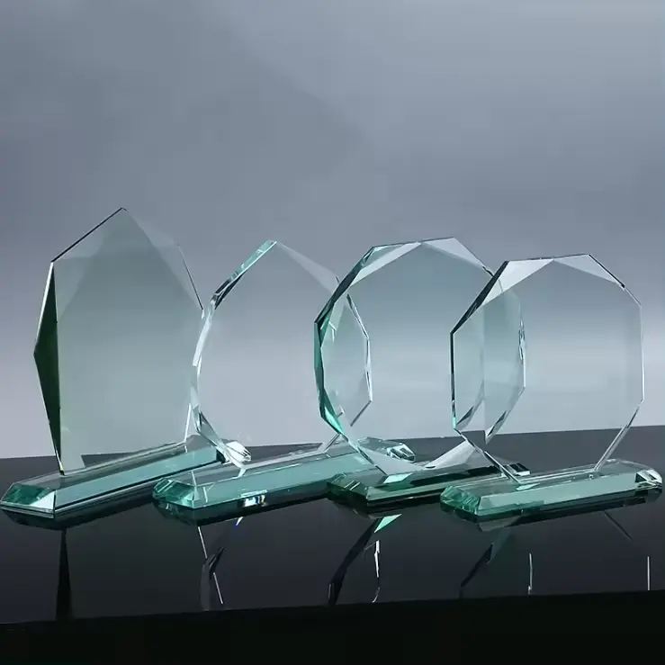 クリスタル賞プラーク3Dレーザー彫刻ガラストロフィー
