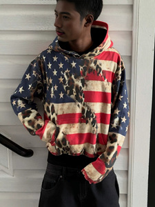 Sweat-shirt à capuche personnalisé avec imprimé drapeau vintage effet délavé, en coton épais 100%, fermeture éclair, style streetwear - Product Image 3