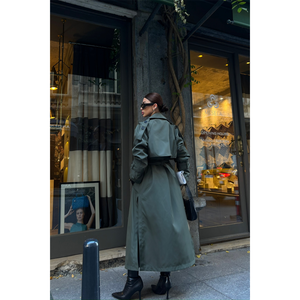 Gabardina Caqui para Mujer con Abertura Lateral, Estilo Casual, Tejido de Cuero y Punto, Relleno de Algodón, Decoración con Botones, Personalizada para Otoño - Product Image 1