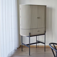 Meubles design anciens Armoire de cuisine en acier avec miroir en bois de bouleau Armoire de rangement pour salon