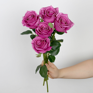 Rosas Artificiales de PU en Tonos de Ensueño al por Mayor con Tacto Real y Soporte para Colores Personalizados, Perfectas para Decoración de Bodas y Hogar - Product Image 5