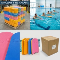 Planche de natation pour l'entraînement, avec poignées