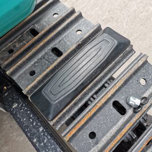 Suku Cadang Undercarriage Baut pada Bantalan Trek Karet 300MM 230MM 400MM 250MM 450MM 500MM - Product Image 4