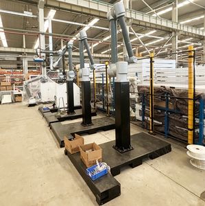 Kol labor atives Palettier system mit automat isierten automatischen Staplern für pneumatische Manipulator arme - Product Image 3