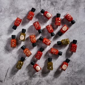 Salsa Picante para Hombre, Inferno Flight, 21 Niveles de Picantez, Mini Botellas con Forma, Desafío Picante con Chile Habanero Ghost Pepper - Product Image 3