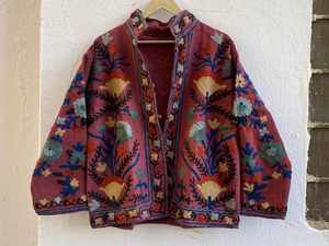 Veste matelassée classique brodée Suzani pour femme, style robe, à rayures, idée cadeau géniale, en tissu TNT imprimé avec rembourrage en coton - Product Image 3