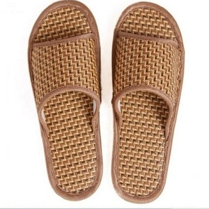 Straw Slippers Anti-Slip Rattan Flip Flop Summer Sandal Wood Floor Slippers for Adults Couple Home Bathroom Thick Sole Sandals