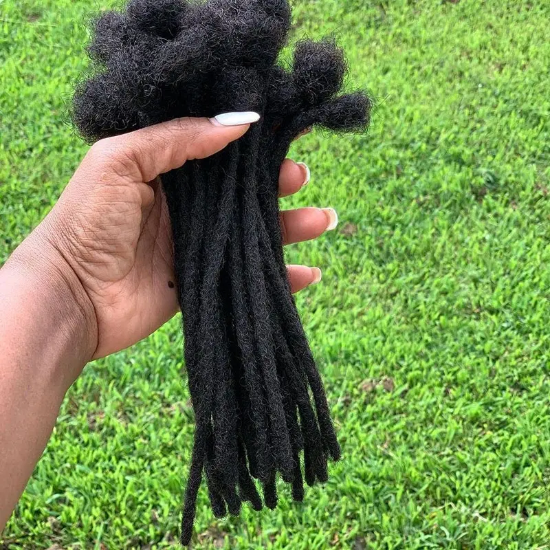 Stok doğal siyah afro kinky doğal insan saçı tığ bakire hint locs dreadlock uzantıları 10 inç
