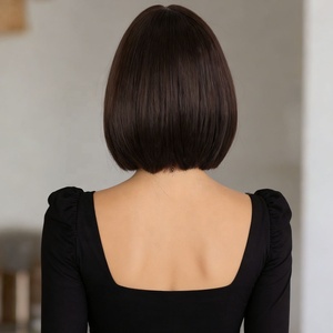 2026년형 도매용 짧은 갈색 레이어드 합성 헤어 가발, 짙은 갈색 어깨 길이 스트레이트 앞머리 있는 가발, 자연스러운 스타일 SM7252 - Product Image 2