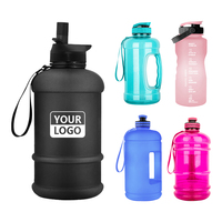 Custom 64 oz 2L Tour Deportes Jarra de agua Plástico Acero Botella de agua grande Cantimplora Termo