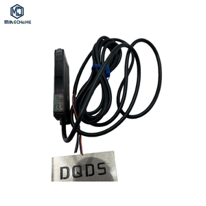 Sensor Ultrasónico Digital E4C-UDA11AN 100% Original y Nuevo, Amplificador con Pantalla Digital, Salida NPN, con un Año de Garantía - Product Image 1