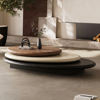 Ensemble de tables basses gigognes modernes avec finition peinte en placage de bois, meubles contemporains ovales pour salon