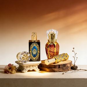 Flacon de parfum de luxe de style arabe 30 ml, sculpté et doré, avec bouchon en cristal, pour huiles essentielles du Moyen-Orient, vaporisateur de brume parfumée - Product Image 3