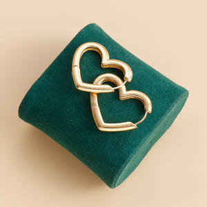 ต่างหูรูปหัวใจกลวงสำหรับผู้หญิงกระดุมรูปหัวใจสง่างามต่างหูห่วงดีไซน์ช่องหรูหราน้ำหนักเบาสไตล์มินิมอล - Product Image 4