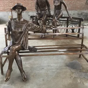 زينة حديقة حديثة, تمثال برونزي لجلوس على كرسي المرأة