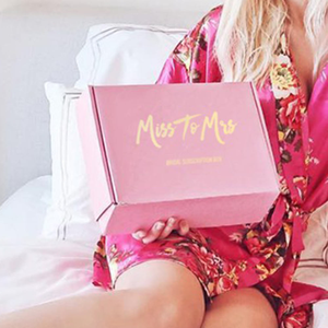 Op maat gemaakte roze, gebrande, milieuvriendelijke, recyclebare golfkartonnen verzenddozen met reliëf voor postverzending, aangepast logo - Product Image 3