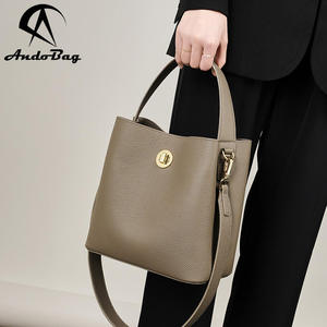 กระเป๋าถือหนังวัวแท้ทรงถังแบบหลายชั้นสำหรับผู้หญิง รุ่นใหม่จาก AndoBag คุณภาพสูง ใช้งานได้หลากหลาย สะพายไหล่หรือถือก็ได้ รุ่น 2503 - Product Image 1