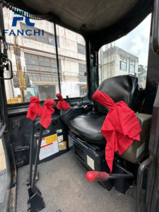 Pelleteuse Kobelco 55SR d'occasion en bon état en bon état Climatisation abordable réversible MINI - Product Image 3