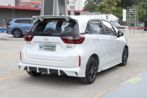 Vente flash 2024 Hon-d-a Fit 1.5L, voiture compacte à faible consommation de carburant avec un design élégant, traction avant, idéale pour la conduite en ville - Product Image 6