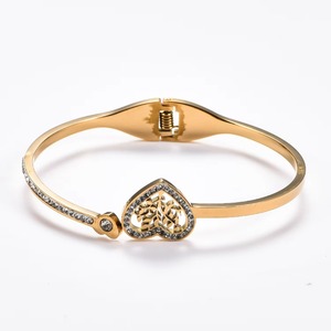 Brazalete de Acero Inoxidable Chapado en Oro para Mujer, Brazalete con Bisagra de Resorte y Adornos de Hoja/Mariposa/Corazón y Cristal - Product Image 3