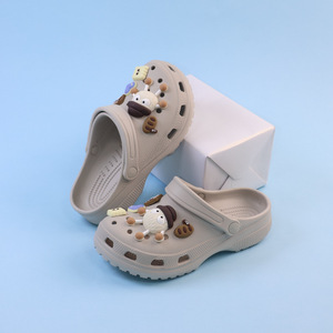 Sandales Crocs polyvalentes pour hommes, semelle extérieure en EVA de moyenne épaisseur, antidérapantes, hauteur de talon de 2-3 cm, logo imprimé en 3D, pour l'extérieur - Product Image 3