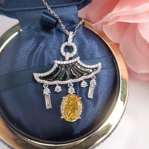 Collier élégant et dynamique pour femme FANYA avec pendentif en zircon cubique jaune vibrant, chaîne en argent plaqué palladium (FYXL1095) - Product Image 2
