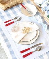 Ensemble de couverts en acier inoxydable de 20 pièces avec manches rouges, lavable au lave-vaisselle, respectueux de l'environnement, comprenant un couteau à dîner et un couteau à salade