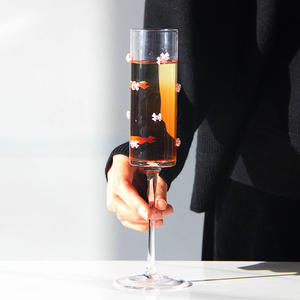 Verres à cocktail en verre à champagne papillon rose avec décoration d'arc rose pour flûte en verre à vin de mariage - Product Image 3